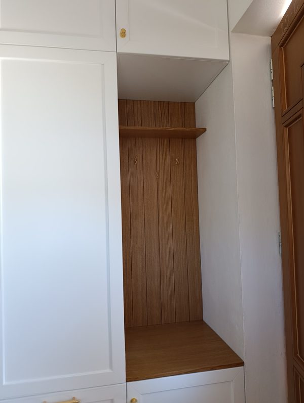 Poličková zostava do obývačky
