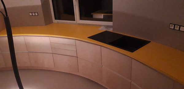 Oblá kuchynská linka