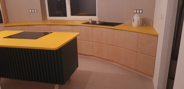 Oblá kuchynská linka